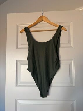 Scoop Neck Olive Green One-Piece Aerie Swimsuit Size Medium